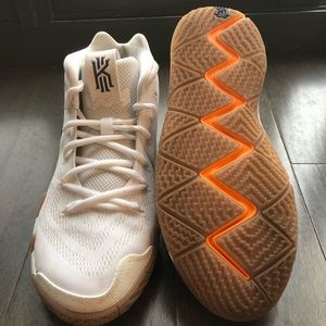 Kyrie 4 Uncle Drew Nikes Women’s 8